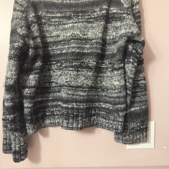 Aritzia Babaton Titus Turtleneck Sweater Black/Gray Women Size L - Picture 3 of 8